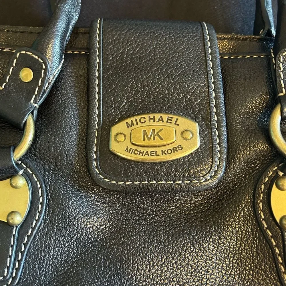 Michael Kors Black Leather Handbag Absolutely Stunning! great condition
